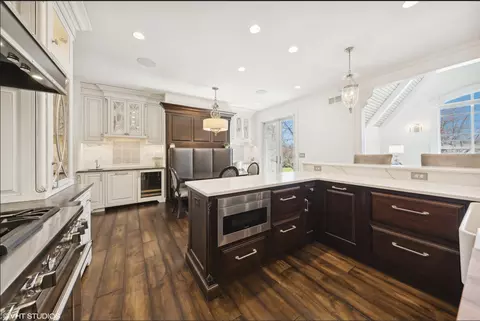 Kitchen - 34 W033 White Thorne Rd, Wayne, IL 60184 photo 2 of 12