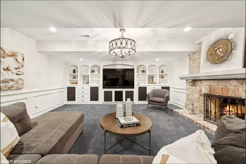 Living - 34 W033 White Thorne Rd, Wayne, IL 60184 photo 10 of 10