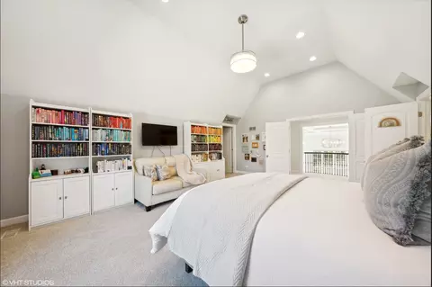 Bedroom - 34 W033 White Thorne Rd, Wayne, IL 60184 photo 9 of 12