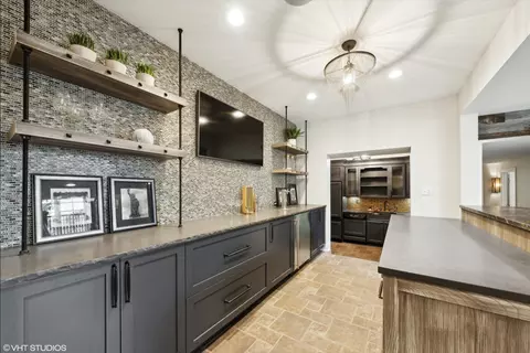Kitchen - 34 W033 White Thorne Rd, Wayne, IL 60184 photo 12 of 12