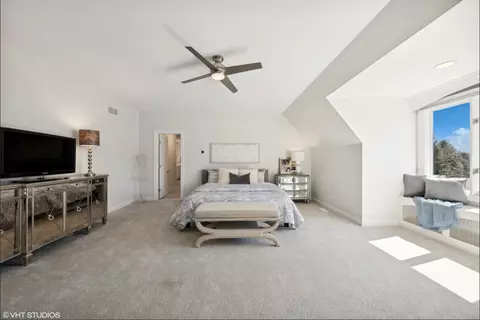 Bedroom - 34 W033 White Thorne Rd, Wayne, IL 60184 photo 4 of 12