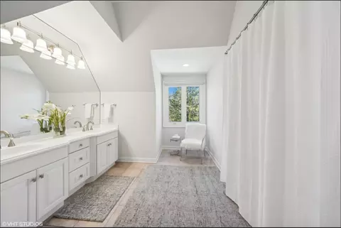 Bath - 34 W033 White Thorne Rd, Wayne, IL 60184 photo 13 of 13