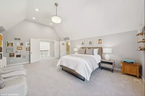 Bedroom - 34 W033 White Thorne Rd, Wayne, IL 60184 photo 10 of 12
