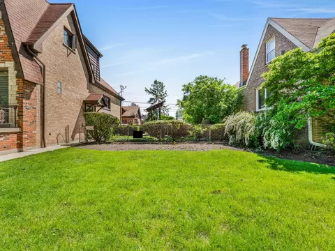 3513 Cuyler Ave, Berwyn, IL 60402