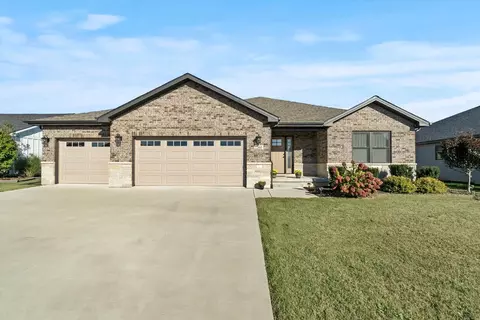 2260 Trappers Ln, Bourbonnais, IL 60914
