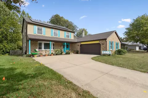 5910 Creekside Ln, Rockford, IL 61114