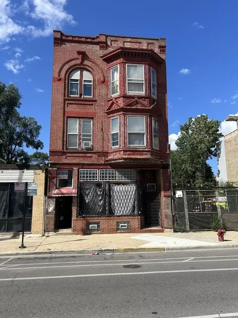 3462 W North Ave, Chicago, IL 60647