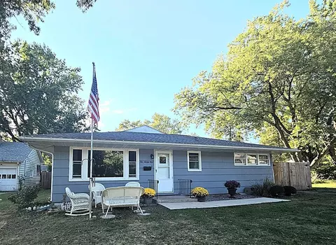 1021 Mary Ave, Dixon, IL 61021