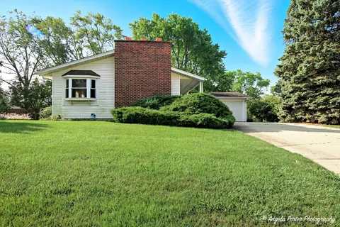 3045 20th Pl, North Chicago, IL 60064