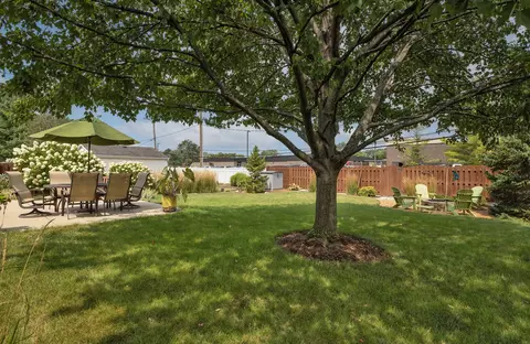 1822 E Cree Ln, Mount Prospect, IL 60056 photo 28