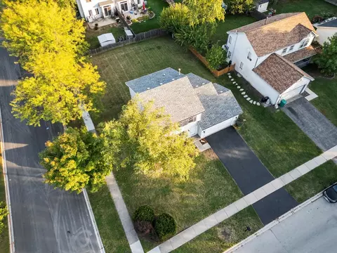 View/Area - 2608 River Bend Ln, Plainfield, IL 60586 photo 3 of 6