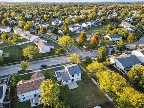 View/Area - 2608 River Bend Ln, Plainfield, IL 60586 photo 1 of 6