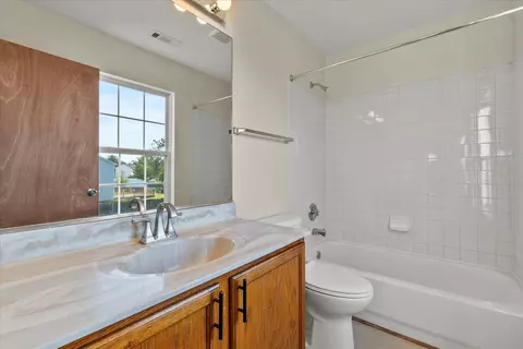 Bath - 2608 River Bend Ln, Plainfield, IL 60586 photo 3 of 4