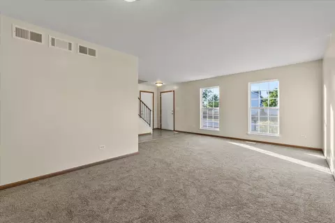 Living - 2608 River Bend Ln, Plainfield, IL 60586 photo 3 of 4