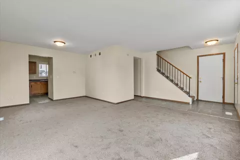 Living - 2608 River Bend Ln, Plainfield, IL 60586 photo 2 of 4