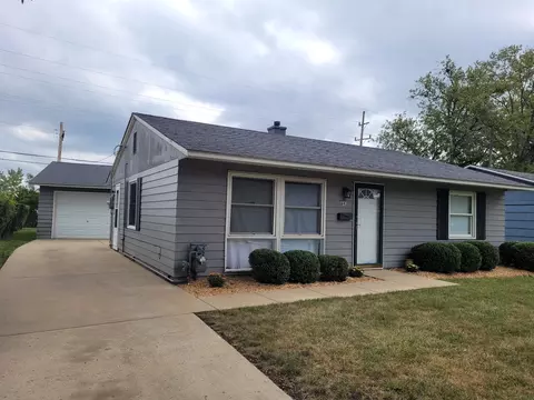 692 N Hammes Ave, Kankakee, IL 60901 photo 2