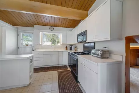 Kitchen - 2920 Harrison St, Glenview, IL 60025 photo 1 of 2