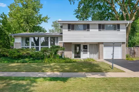 2920 Harrison St, Glenview, IL 60025