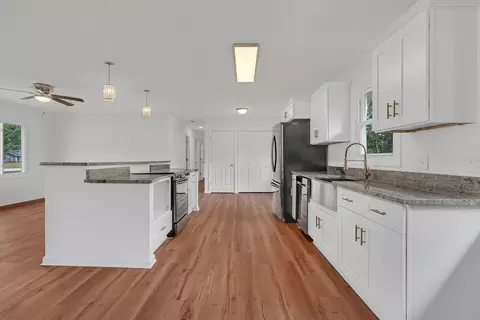 Kitchen - 35737 Jay Dr, Custer Park, IL 60481 photo 1 of 4