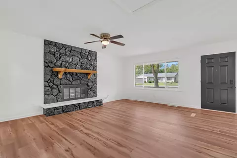 Living - 35737 Jay Dr, Custer Park, IL 60481 photo 6 of 8