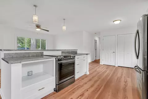 Kitchen - 35737 Jay Dr, Custer Park, IL 60481 photo 4 of 4