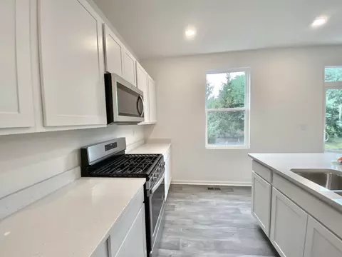 Kitchen - 1804 Overland Dr, Plainfield, IL 60586 photo 1 of 2
