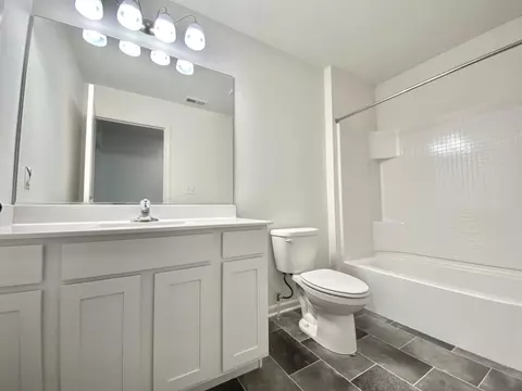 Bath - 1804 Overland Dr, Plainfield, IL 60586 photo 1 of 2