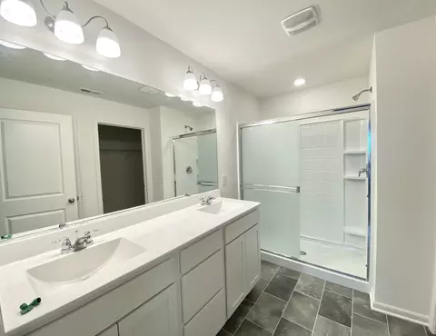 Bath - 1804 Overland Dr, Plainfield, IL 60586 photo 2 of 2