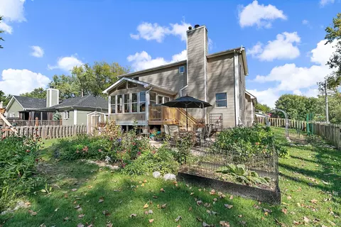 Exterior - 811 Carol Ave, Mchenry, IL 60050 photo 5 of 6