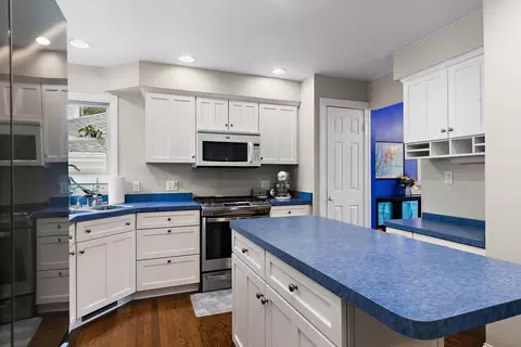 Kitchen - 811 Carol Ave, Mchenry, IL 60050 photo 2 of 3