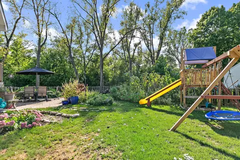 Exterior - 811 Carol Ave, Mchenry, IL 60050 photo 4 of 6