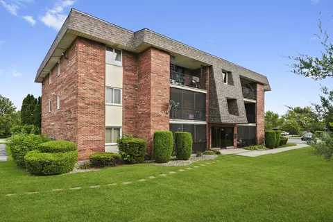 9146 W 140th St W #3NE, Orland Park, IL 60462