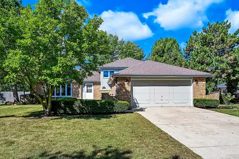 6803 Penner Pl, Downers Grove, IL 60516
