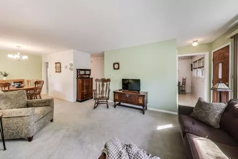 Living - 309 Darrow Ave, Evanston, IL 60202 photo 2 of 3