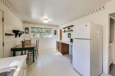 Kitchen - 309 Darrow Ave, Evanston, IL 60202 photo 3 of 4