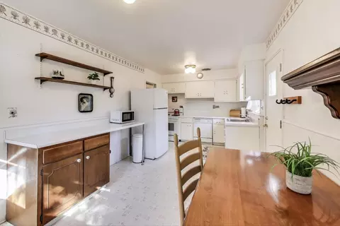 Kitchen - 309 Darrow Ave, Evanston, IL 60202 photo 1 of 4
