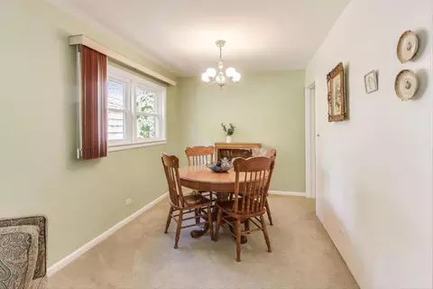 Dining - 309 Darrow Ave, Evanston, IL 60202 photo 2 of 2
