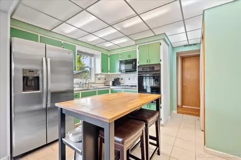 Kitchen - 320 Harmony Dr, North Aurora, IL 60542 photo 2 of 2