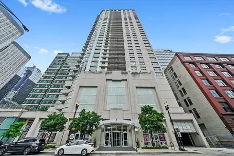 125 S Jefferson St #1702, Chicago, IL 60661