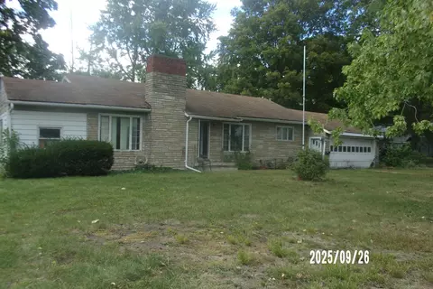 112 N Maple St, Gilman, IL 60938