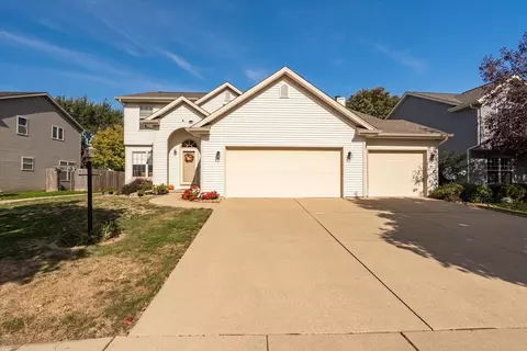 310 Buttercup Dr, Savoy, IL 61874