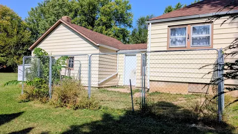 Exterior - 2156 N Leaf River Rd, Mount Morris, IL 61054 photo 2 of 6