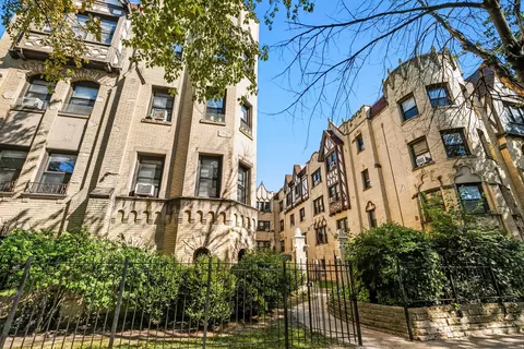 5657 N Spaulding Ave #1A, Chicago, IL 60659