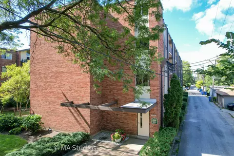 6960 N Bell Ave #208, Chicago, IL 60645