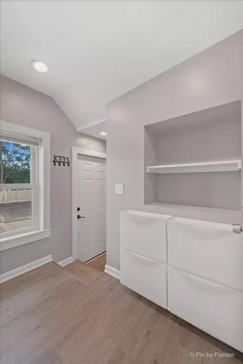 Entry Way - 561 Dundee Ave, Elgin, IL 60120 photo 5 of 5