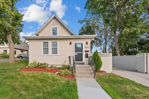 561 Dundee Ave, Elgin, IL 60120