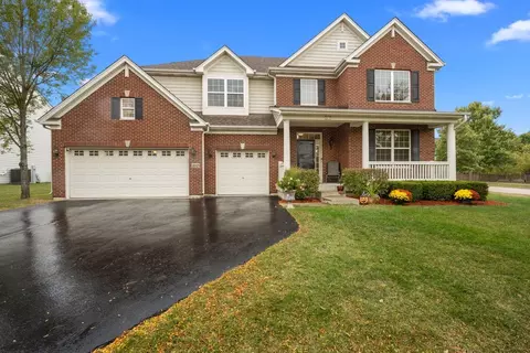 312 Monument Rd, Elgin, IL 60124