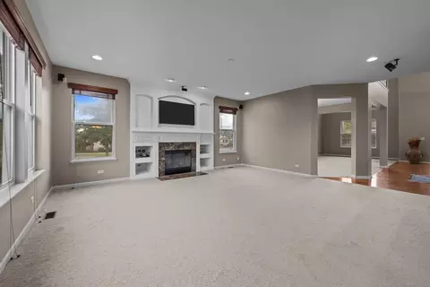 Living - 312 Monument Rd, Elgin, IL 60124 photo 3 of 6