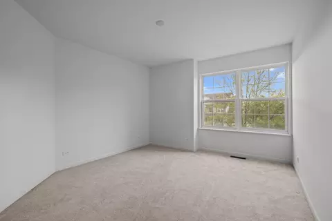 Bedroom - 312 Monument Rd, Elgin, IL 60124 photo 2 of 4