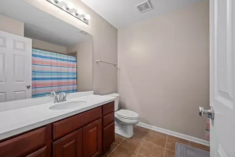 Bath - 312 Monument Rd, Elgin, IL 60124 photo 3 of 3